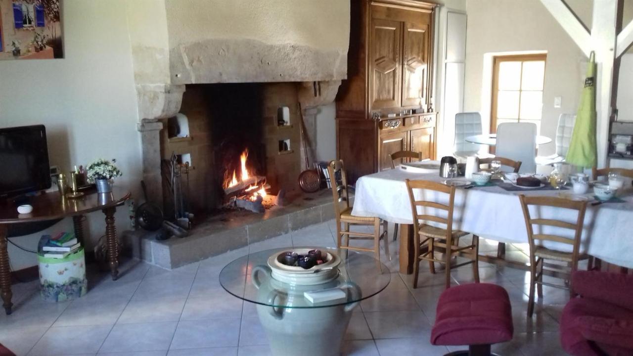 Montceau-et-Echarnant Ferme Du Pigeonnier Bed & Breakfast エクステリア 写真